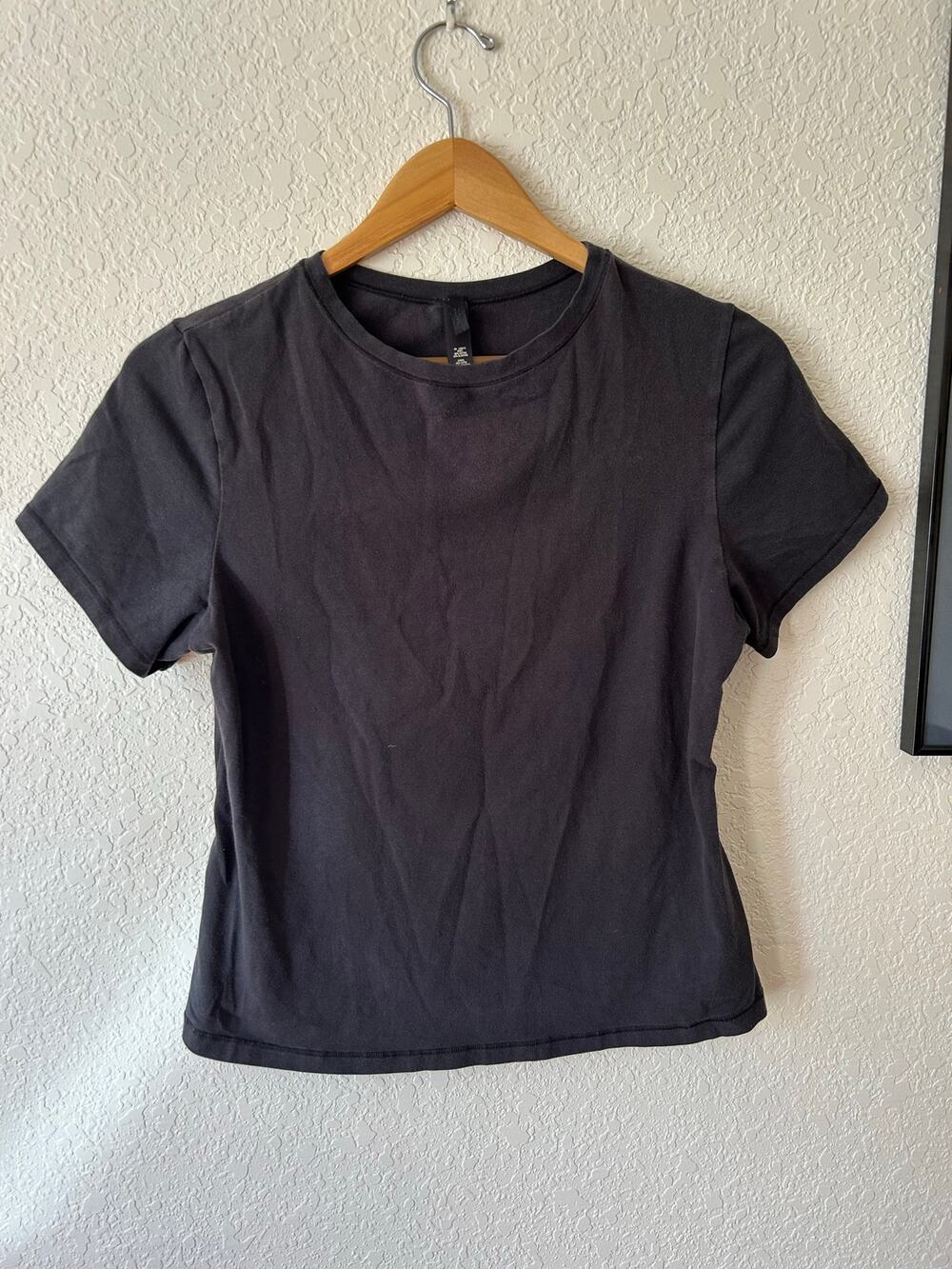 SKIMS Cotton Jersey T-Shirt Soot Black ShortSleeve Crewneck Crop Tee minimalist